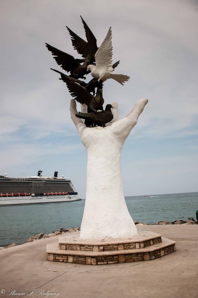 A statue in the port