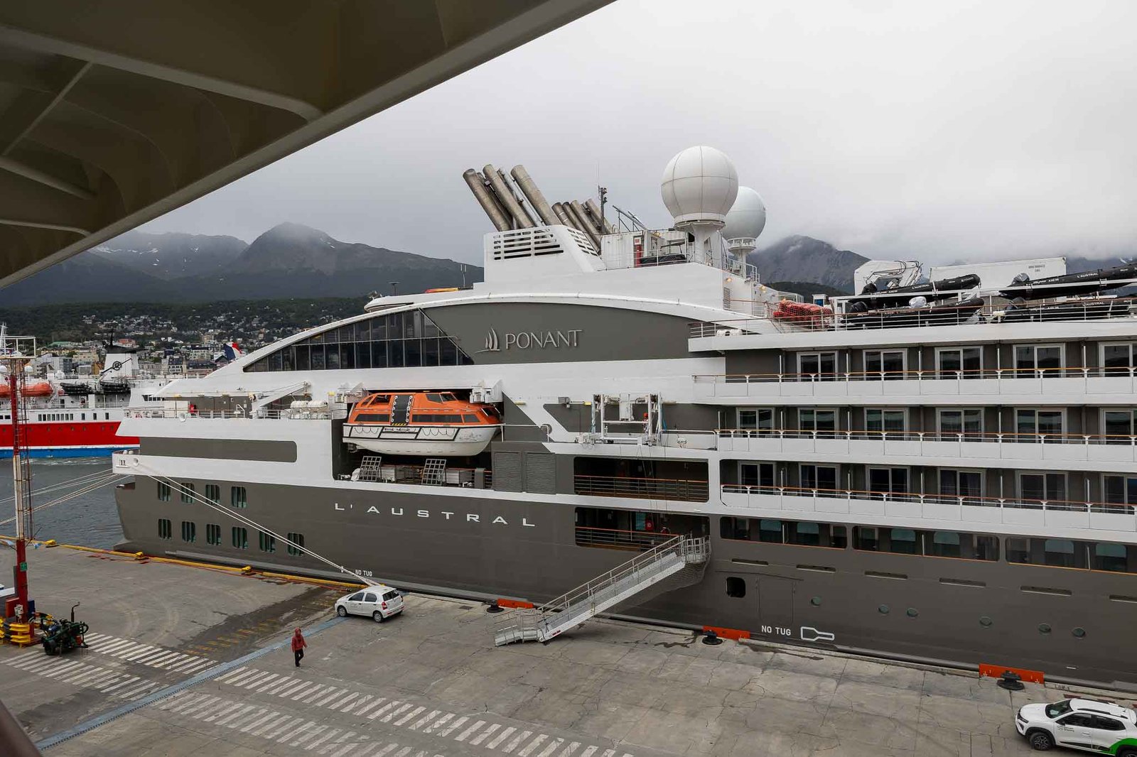 Another ship headed for the ANtartic