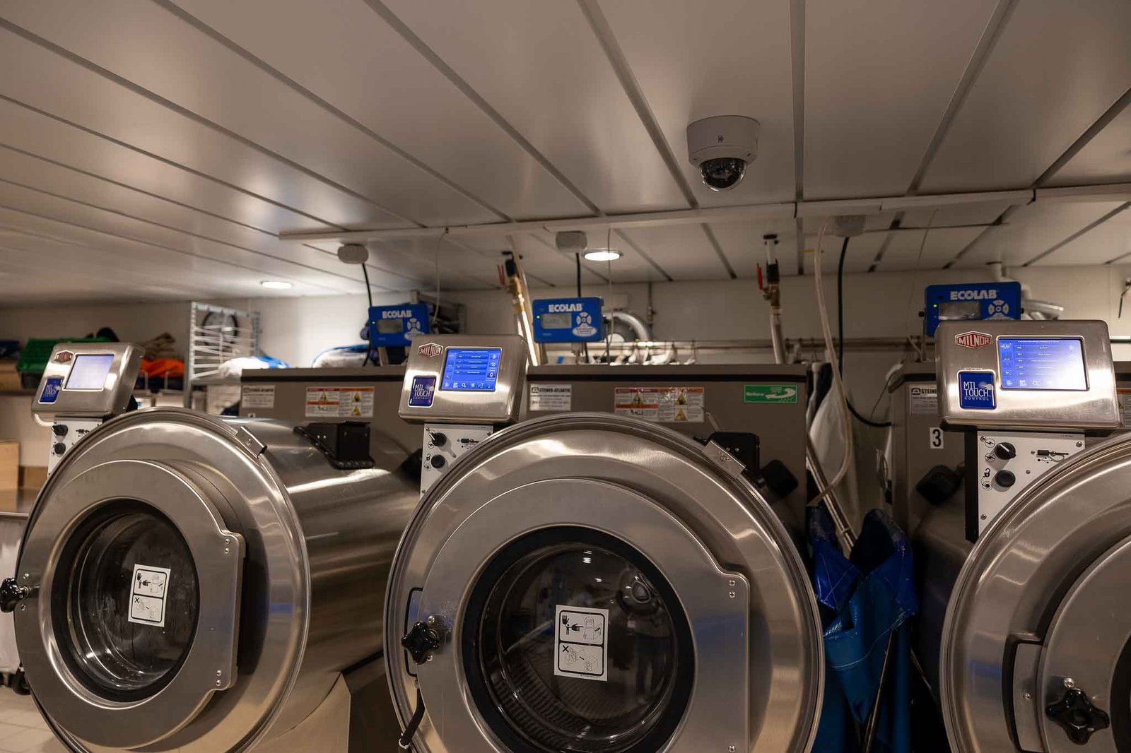 Ship's laundry
