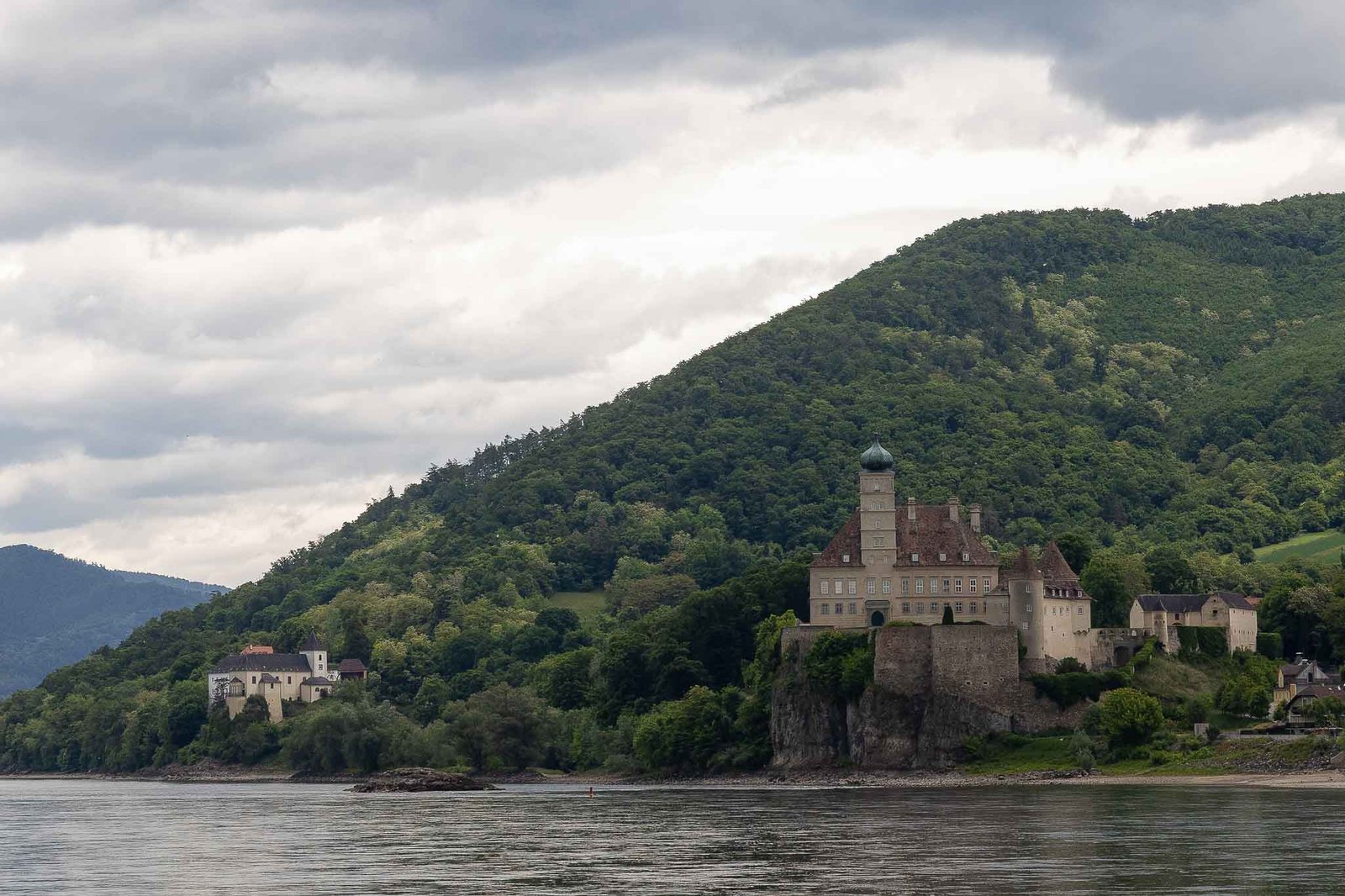 Scenic sailing along the Danube