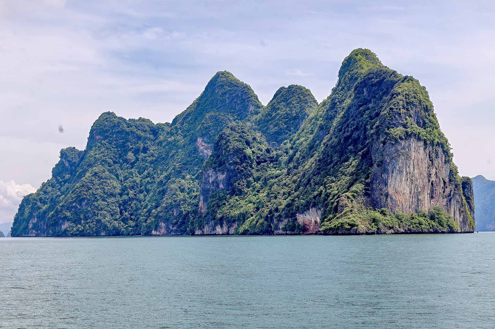 heading out to the caves on the speed boat