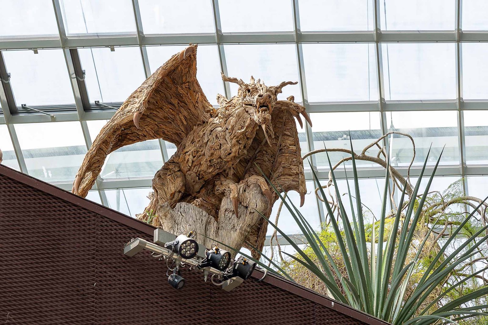 Dragon sculpture